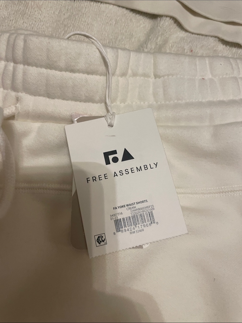 NWT Free Assembly Cream Half-Zip & Drawstring Shorts - Picture 3 of 12
